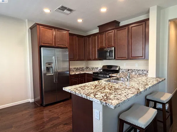 2139 Eva St, Napa, CA 94559