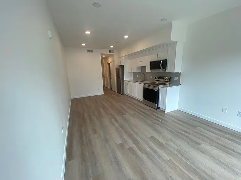 4015 Richmond St #205 — Photo 1