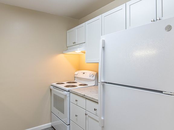 4th image of 206 S 4th Ave W #112