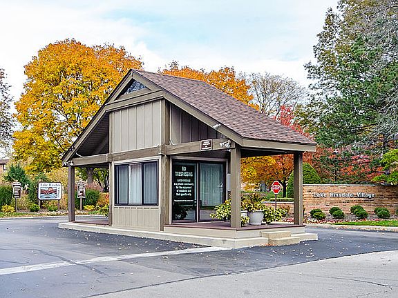 3rd image of 601 Lake Hinsdale Dr APT 312
