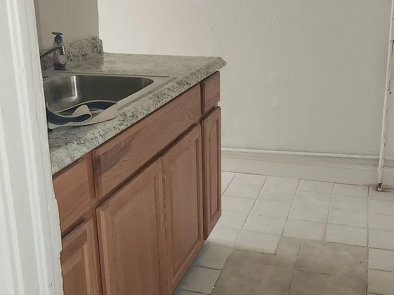542 Washington Ave — Photo 7