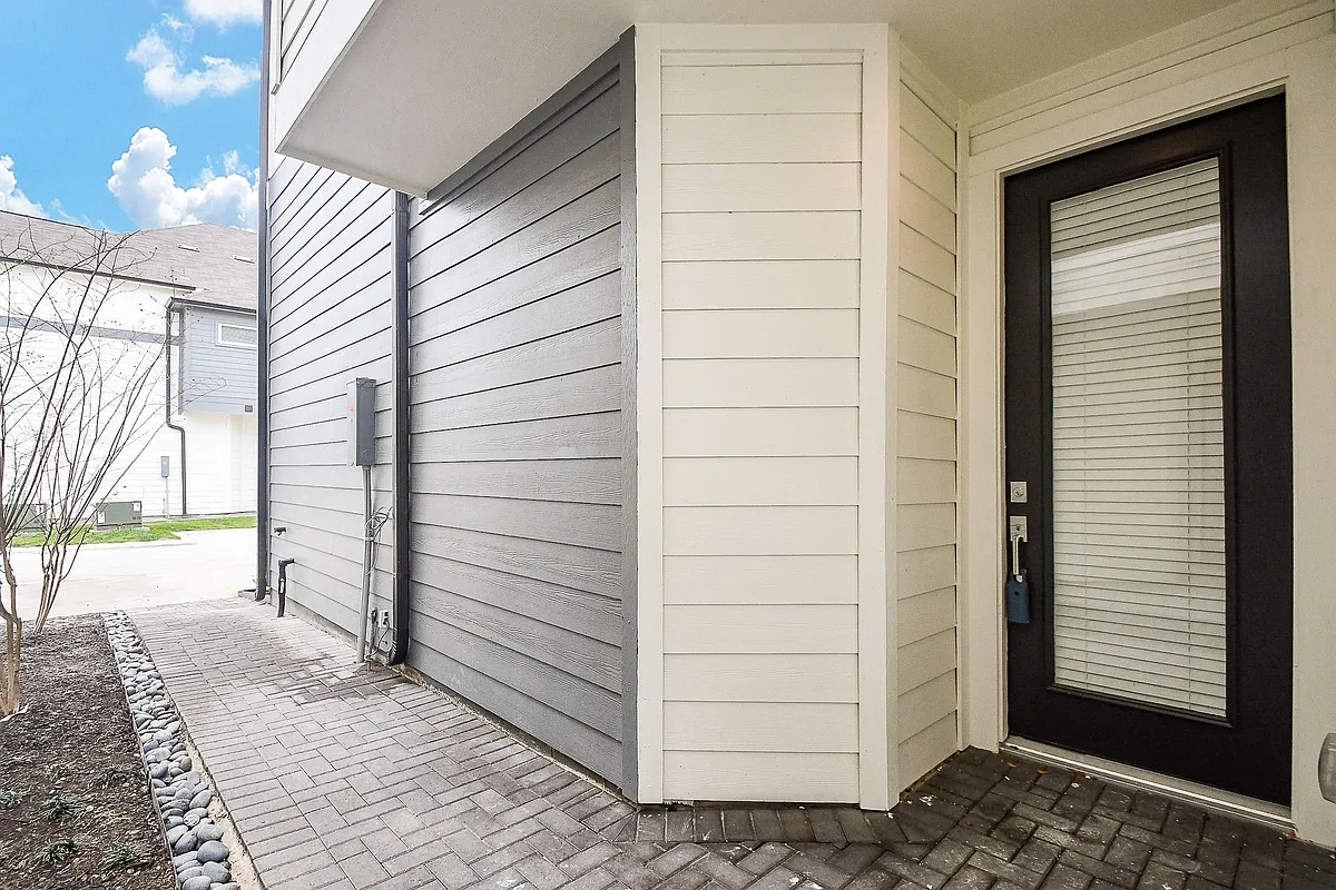 Building Photo - 2307 Warhol Way