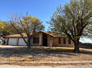 104 Maverick Trl, Del Rio, TX 78840
