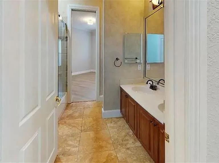 7215 NW 110th Ave — Photo 11