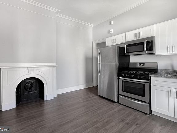 2nd image of 1735 W Oxford St #2R