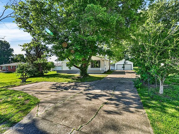 3rd image of 8006 Glaser Ln