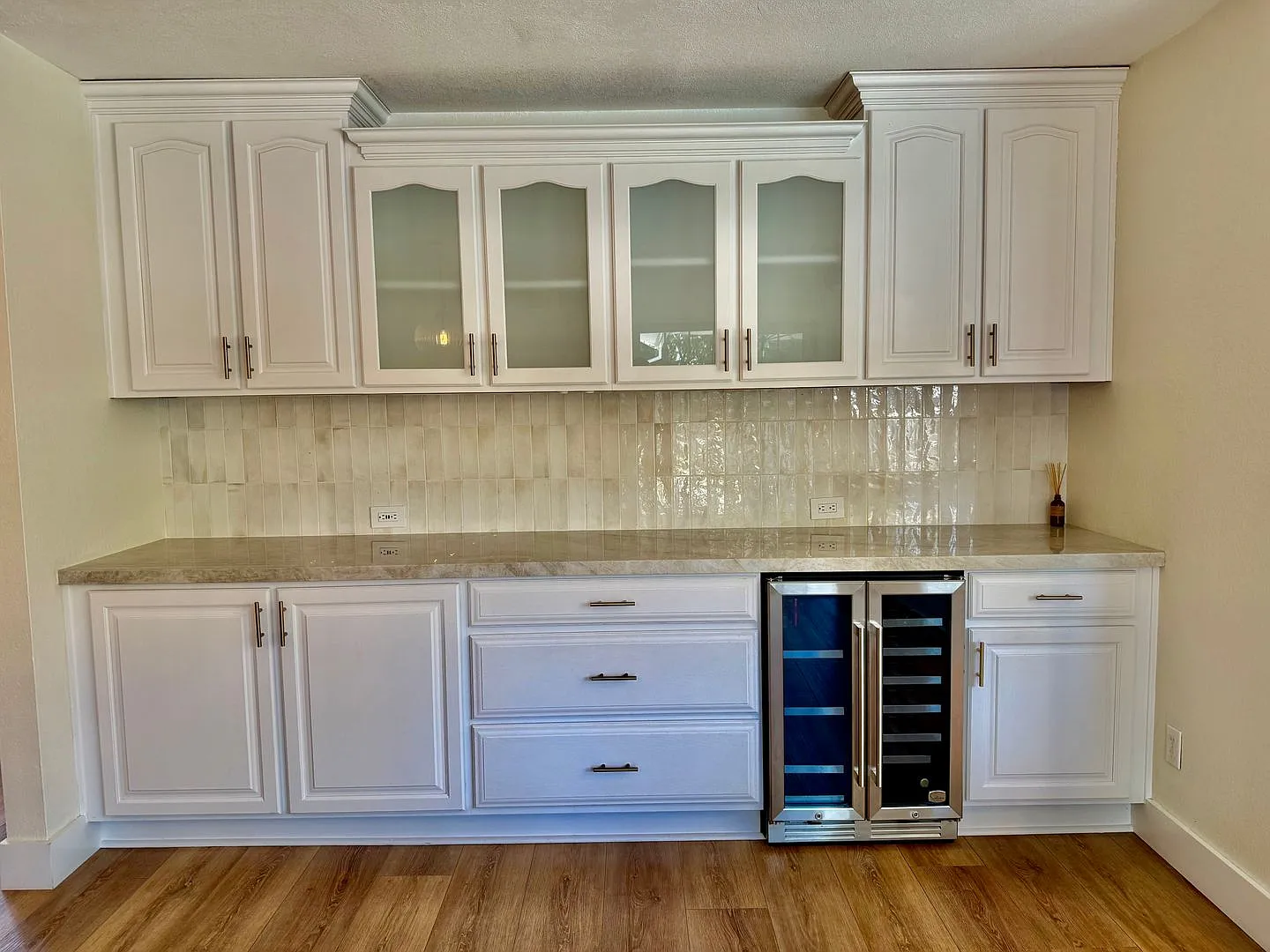 Home with a pool and RV access available NOW — Photo 4