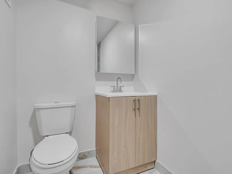 Ambassador Apartments — Photo 7
