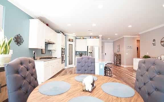 5th image of 1461 Arbor Brook Dr