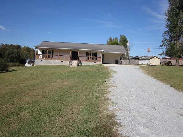 3 bed, 1900 sqft, $1,500 — Photo 1