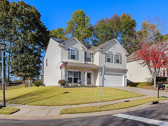 3rd image of 9001 Pembroke Ct
