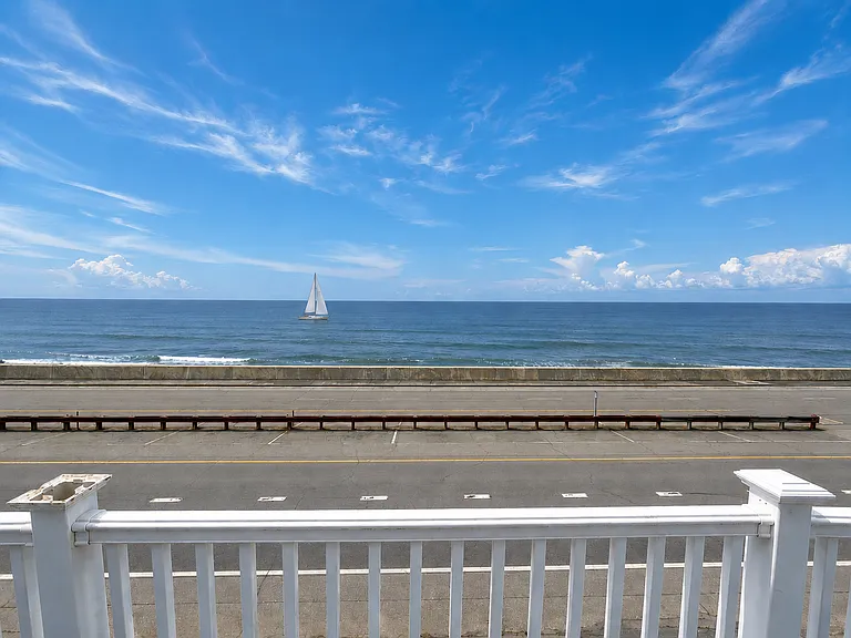 753 Ocean Blvd — Photo 4