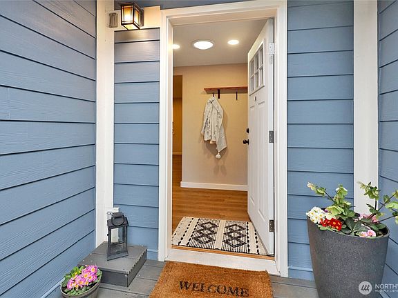 3rd image of 3855 Fraser Street