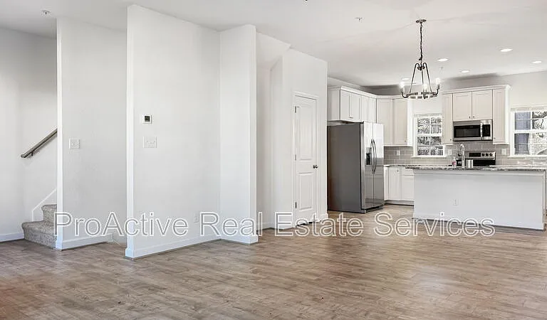 4323 Pinter Ln — Photo 11