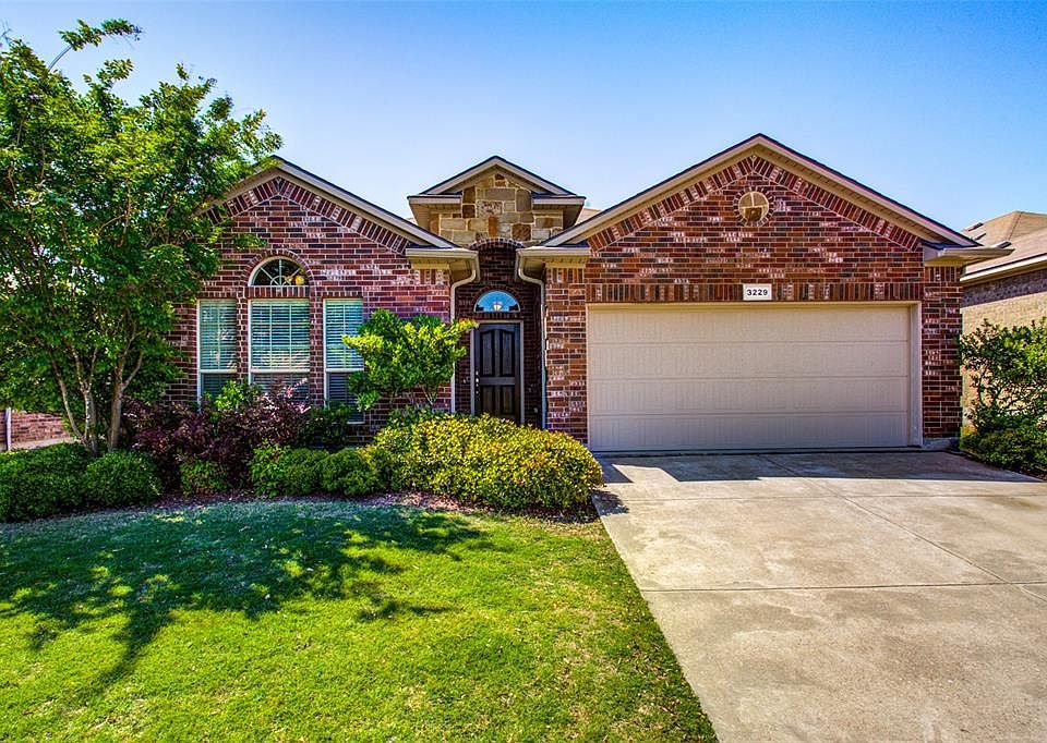 1st image of 3229 Buckthorn Ln