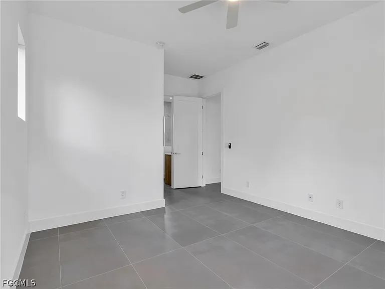 11153 Carnegie Ave — Photo 16
