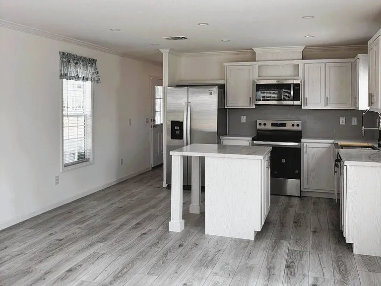 1001 Illinois St SE — Photo 6