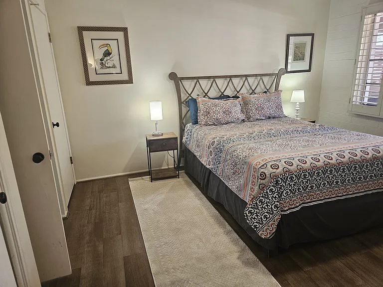 387 S Paseo Quinta #C — Photo 8