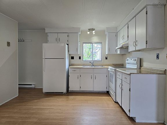 3rd image of 25 Butler Dr