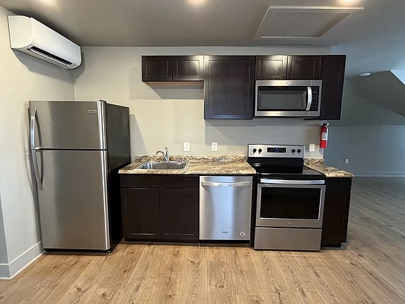 4th image of 103 E Driscoll Dr #5