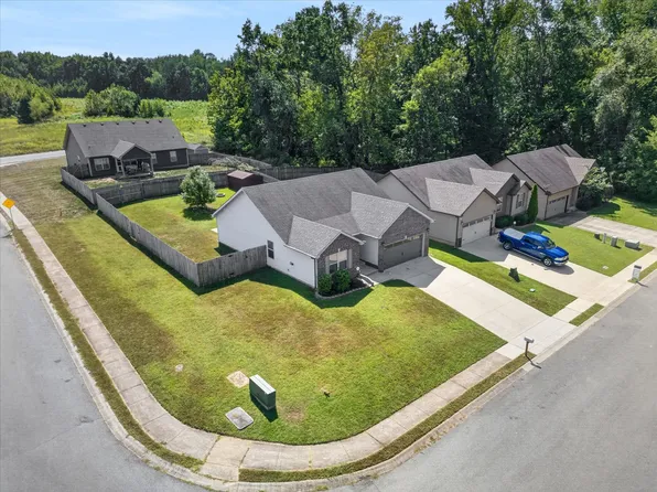 846 Shelton Cir, Clarksville, TN 37042