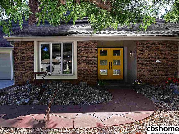 2nd image of 1025 N 145th Cir