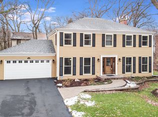 2180 Oak Hill Dr, Lisle, IL 60532