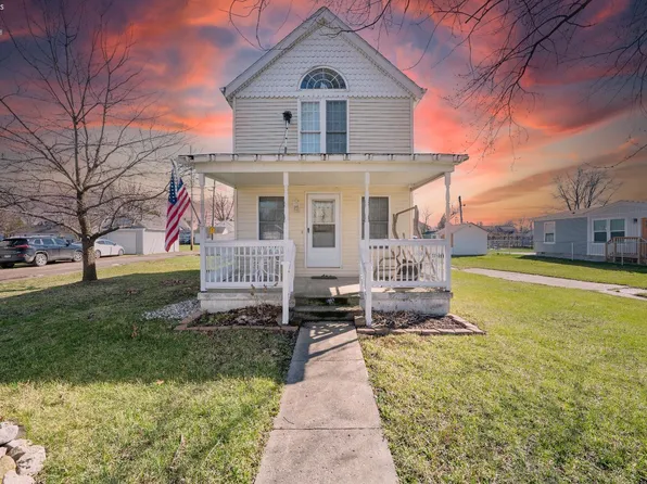 515 W 2nd St, Pt Clinton, OH 43452