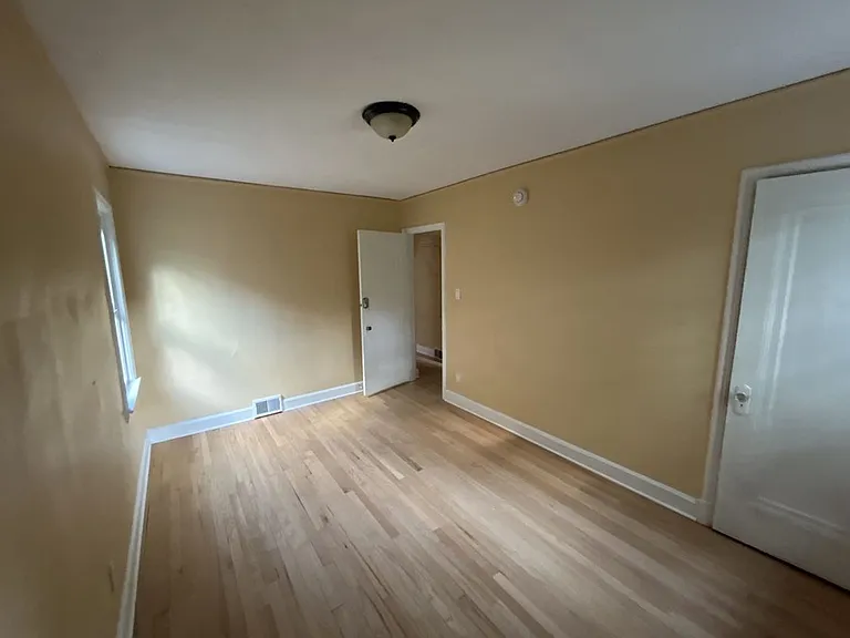 17409 Warrington Dr — Photo 9