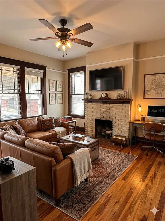 4 bed, 4.0 bath, 1901 sqft, $7,000 — Photo 2