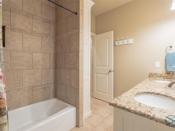 4th image of 608 Vz County Road 2810 #C