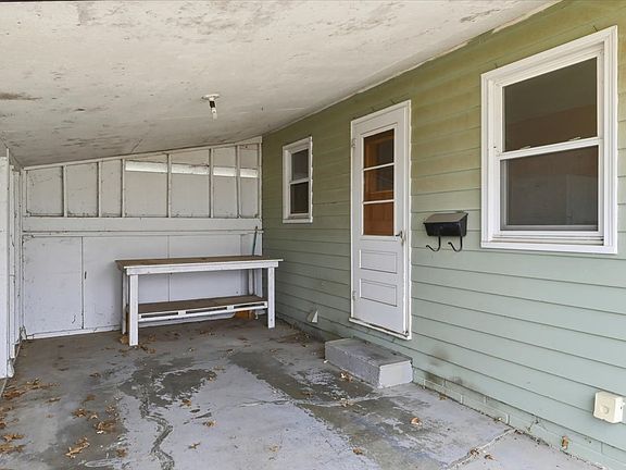 3rd image of 6 N Myrtle St