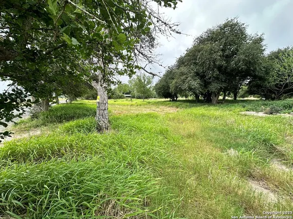 2239 N Madison, Beeville 78102