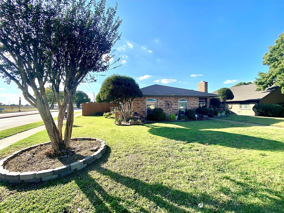 1st image of 401 Mossbrook Dr