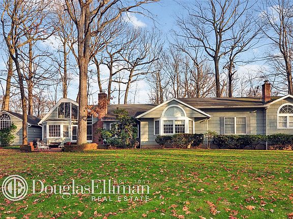 4th image of 24 Old House Ln