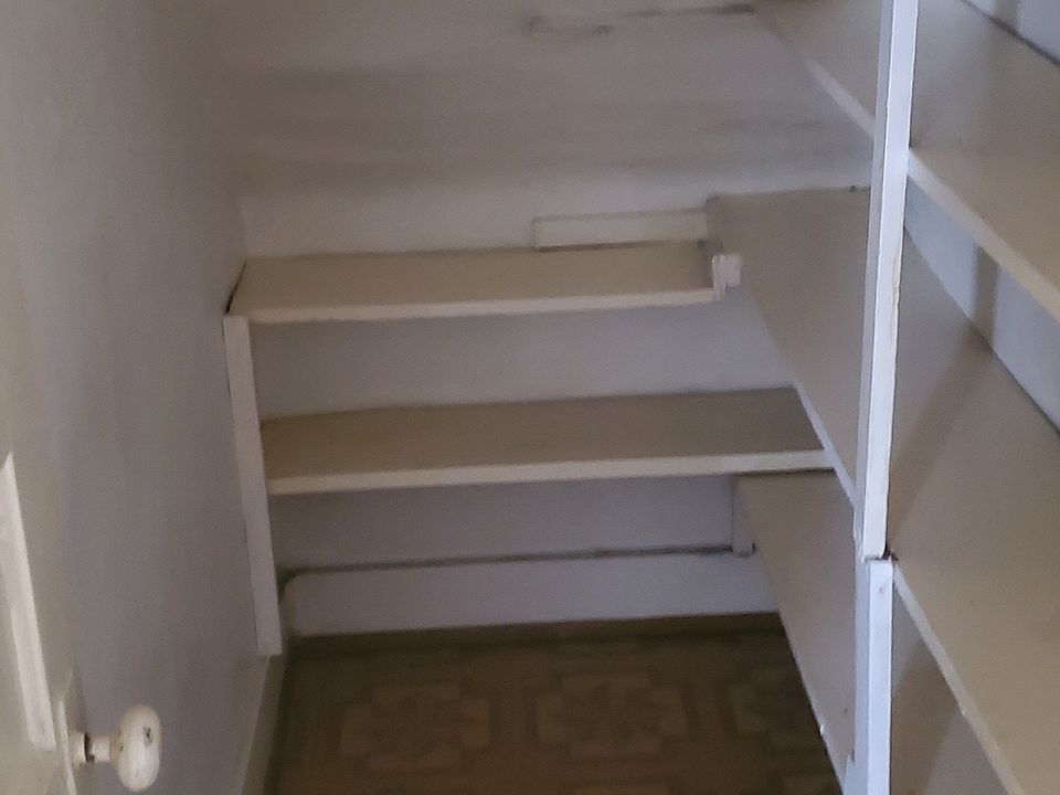 1st image of 235 E Pearl St