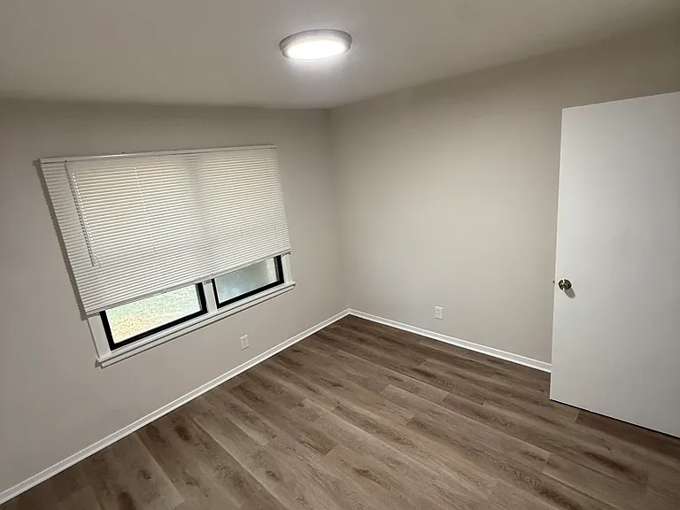 1400 Johnnie Ave — Photo 9