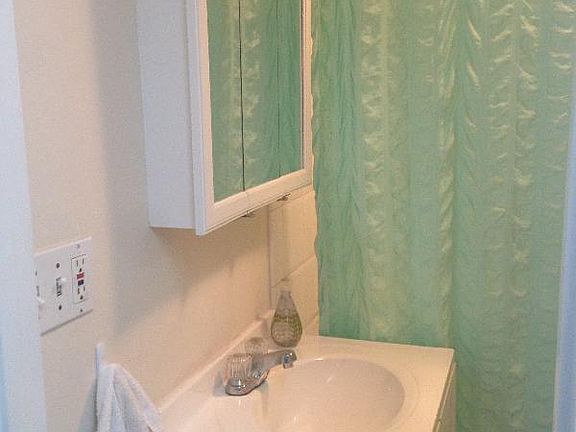 3rd image of 2-6 Arlington St #4-1
