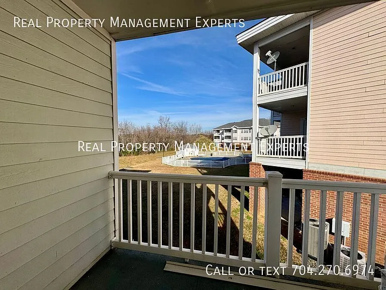 8969 Meadow Vista Rd — Photo 10