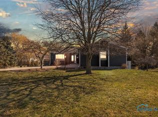 751 Fairway Dr, Wauseon, OH 43567