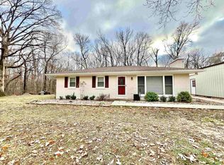 10615 Hillview Dr, Evansville, IN 47720