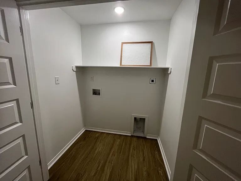 410 Moonlight Graham Blvd — Photo 11