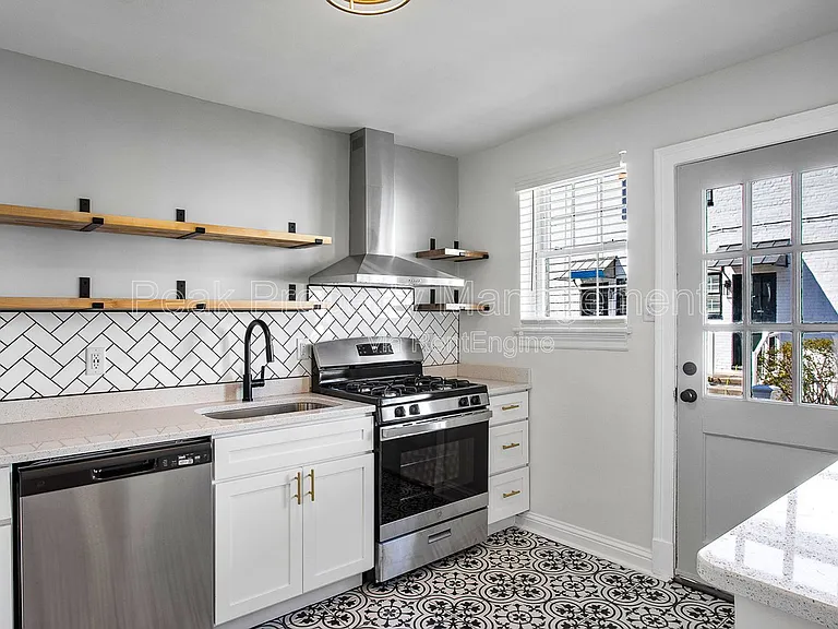 402 S Center St #4 — Photo 15