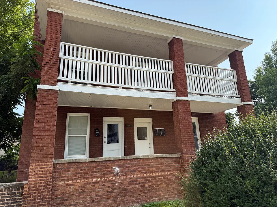 710 Kent St #1E