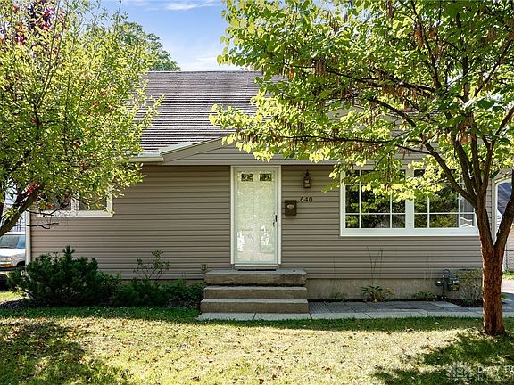 4th image of 640 Hadley Ave