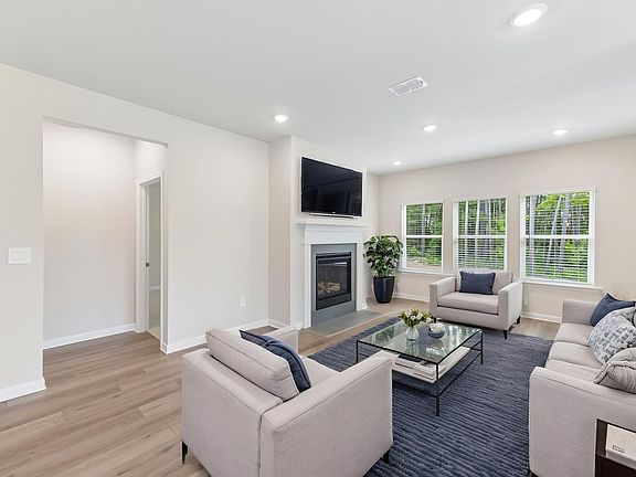 The Elemental White interior package modeled at Parkside at Grayson