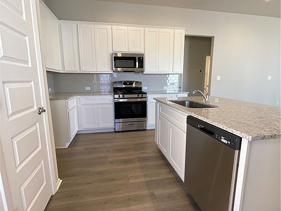 2nd image of 122 White Dunes Dr