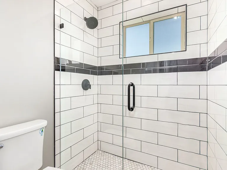 507 E Wesleyan Dr — Photo 17