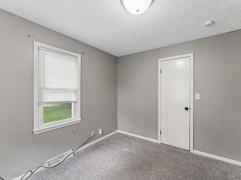 9008 E 66th St — Photo 22