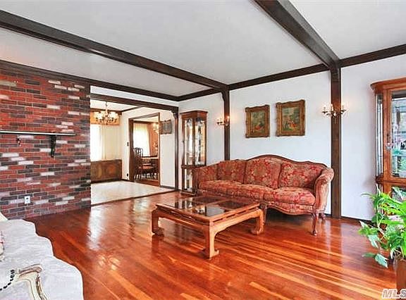 4th image of 166 Chestnut St